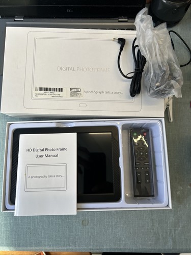 Digital photo frame opened - ,